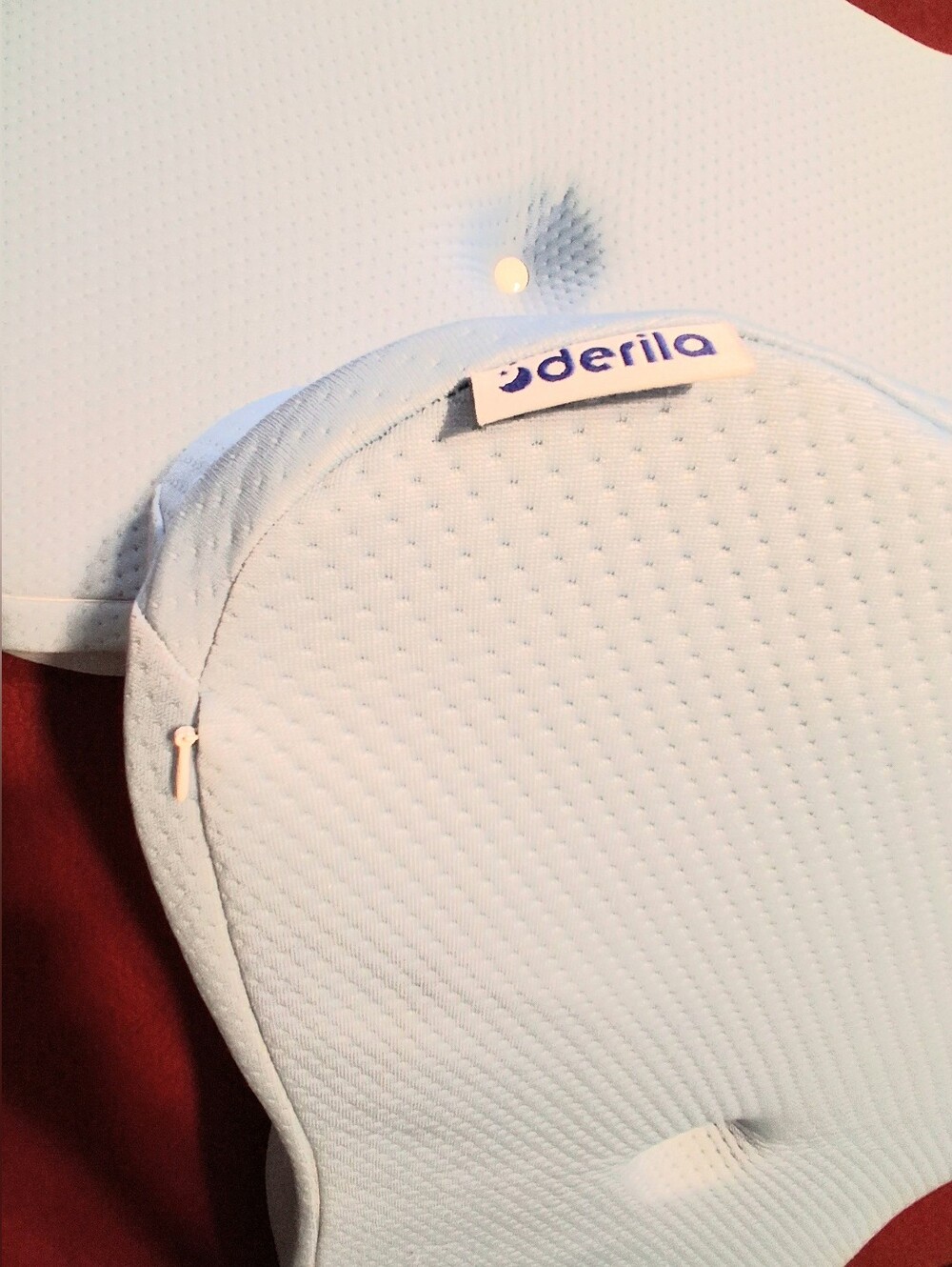 Set Of Two Pillows!!! Derila Ergo Cervical Neck Pillow Used Once - Picture 2 of 9